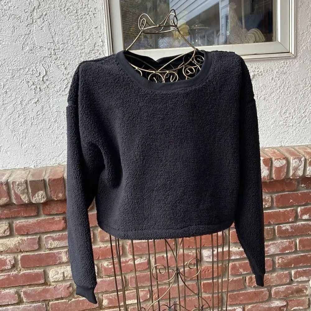 New Sundown Black Crop Teddy Pullover by Splendid Size M NWT